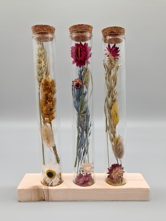 Bloemenbuisjes op houten standje βΏ